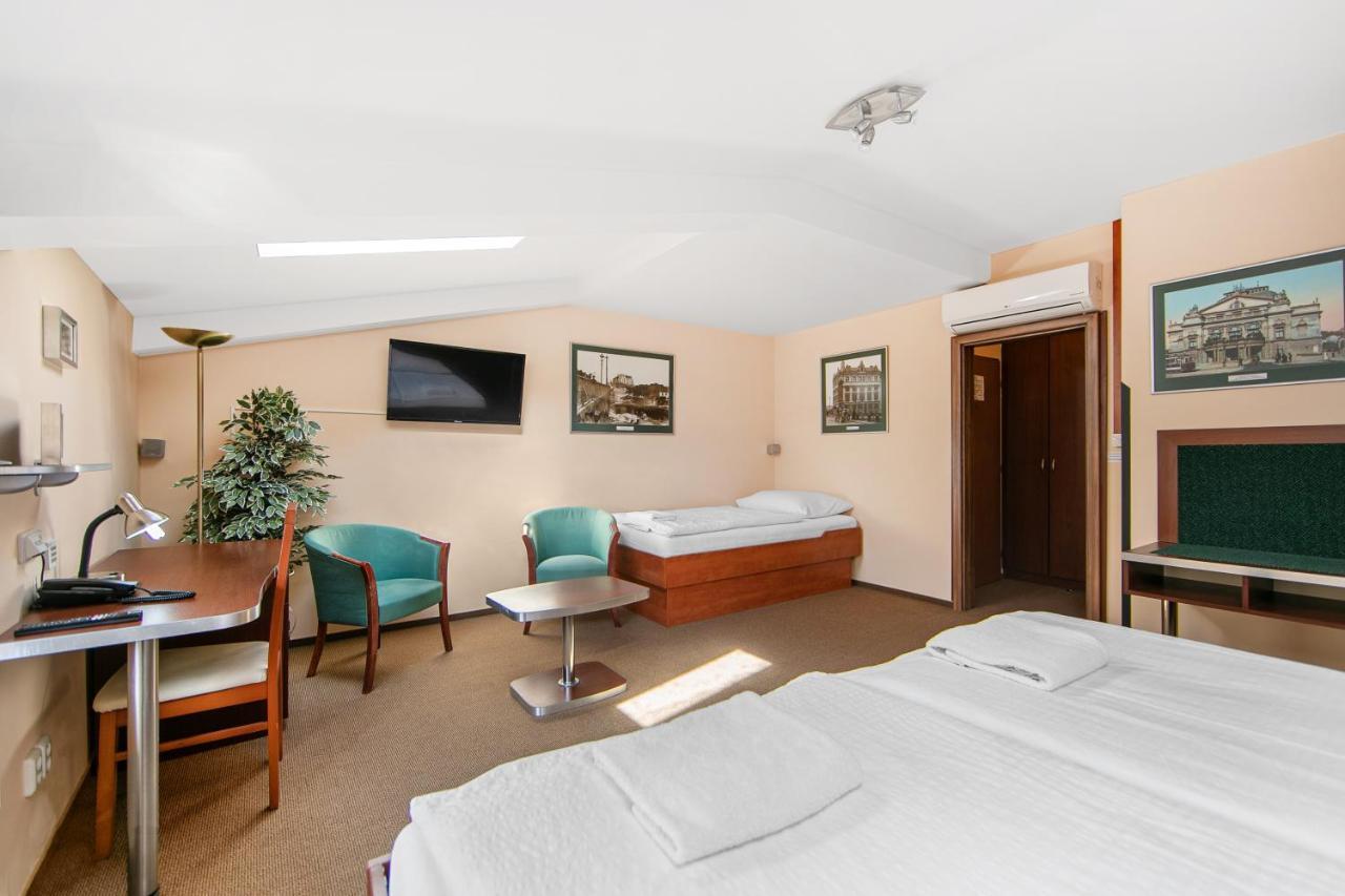 Hotel Palace Пилзен Екстериор снимка