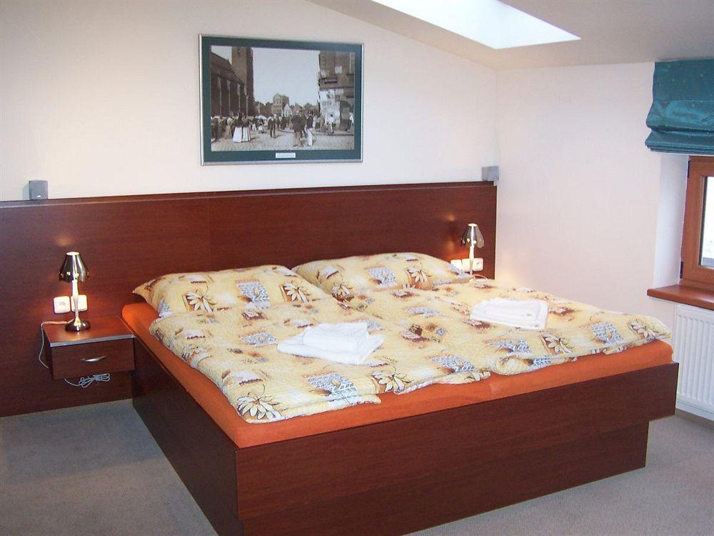 Hotel Palace Пилзен Екстериор снимка