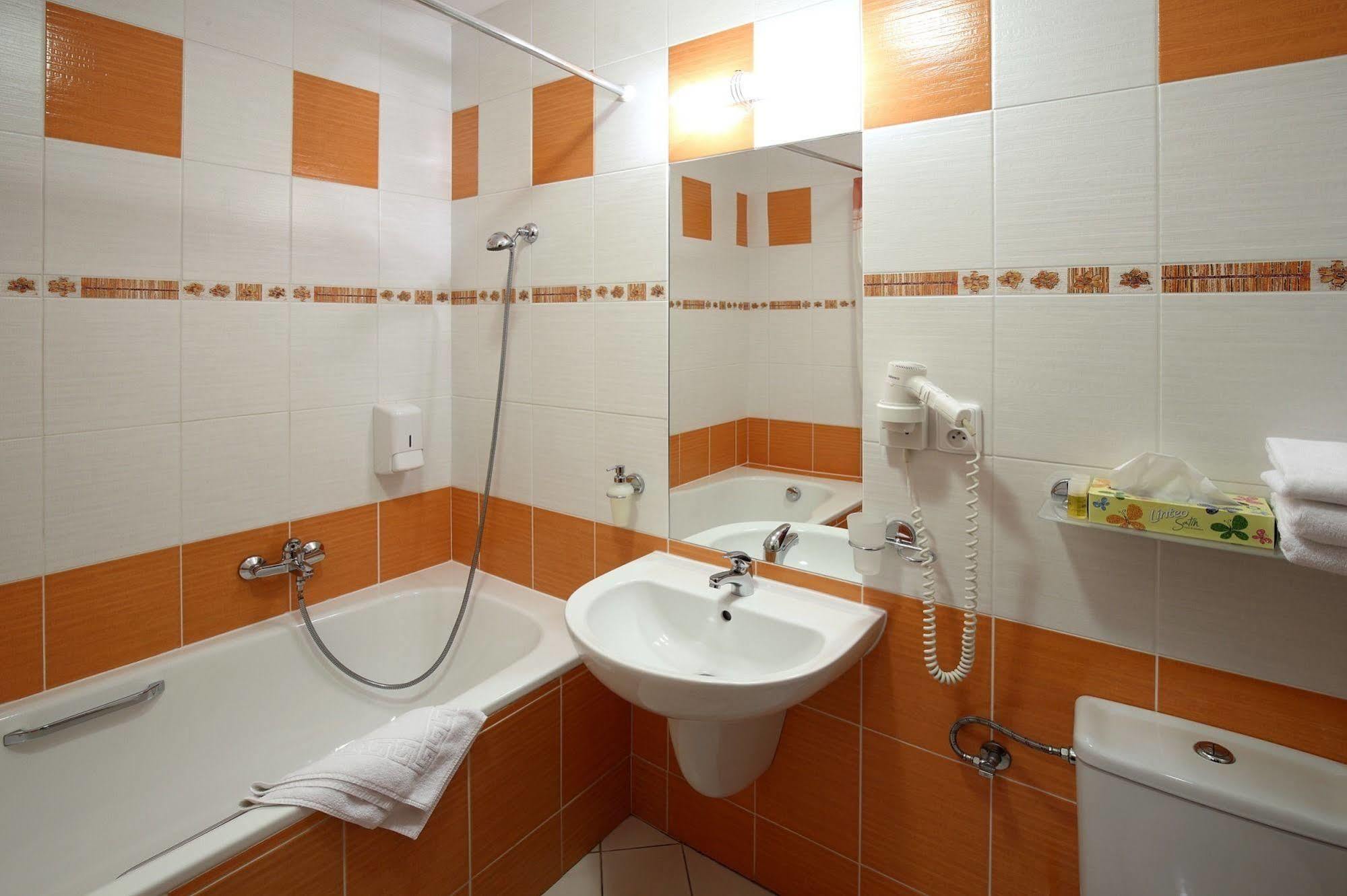 Hotel Palace Пилзен Екстериор снимка